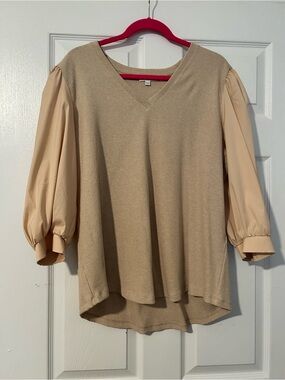 Chico's Two-Tone Beige V-Neck Puff Sleeve Tunic